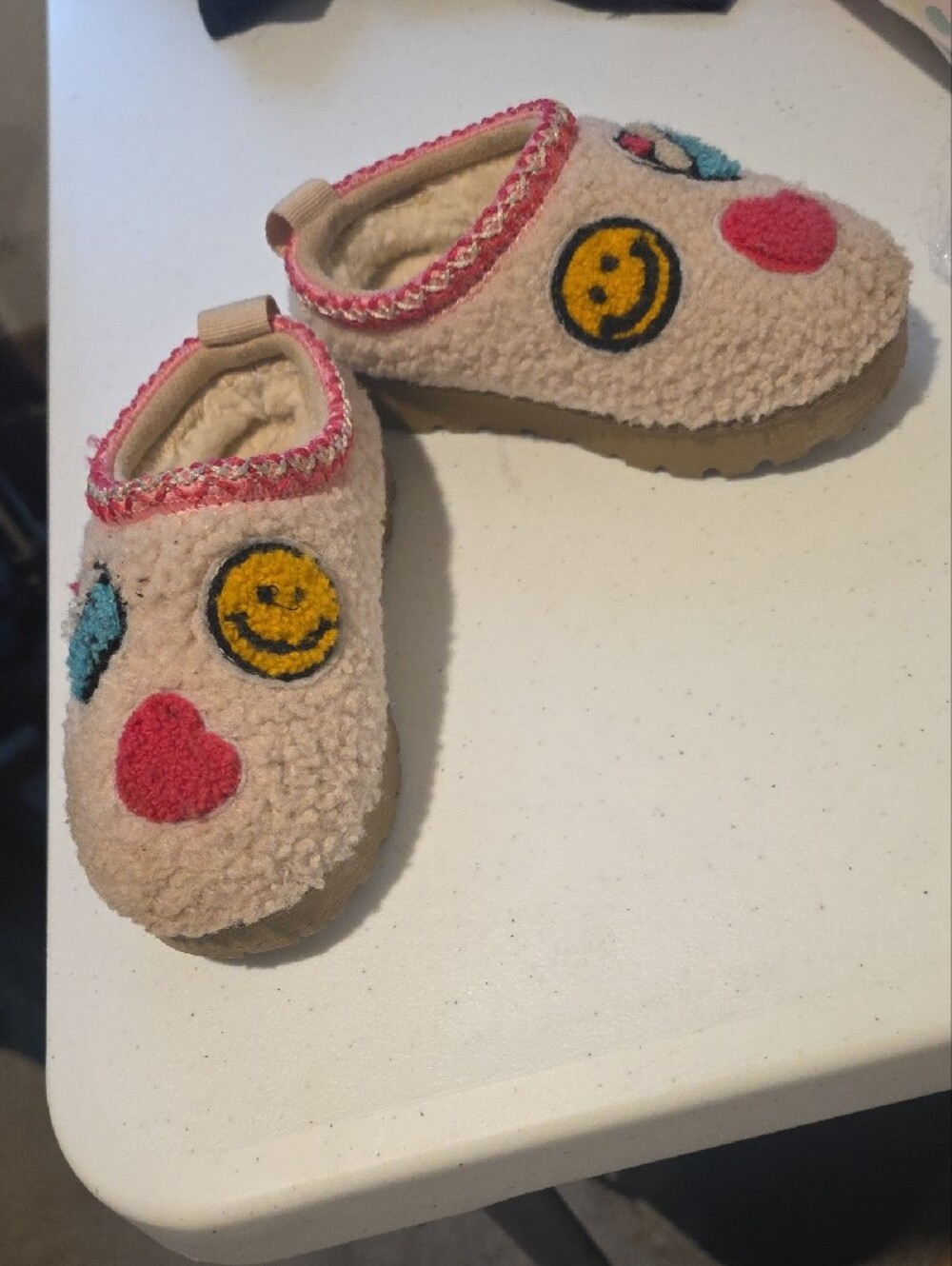 Laundry by Design Pink Cream Kids Slippers with Hearts, Cupcakes & Smileys - Picture 5 of 5